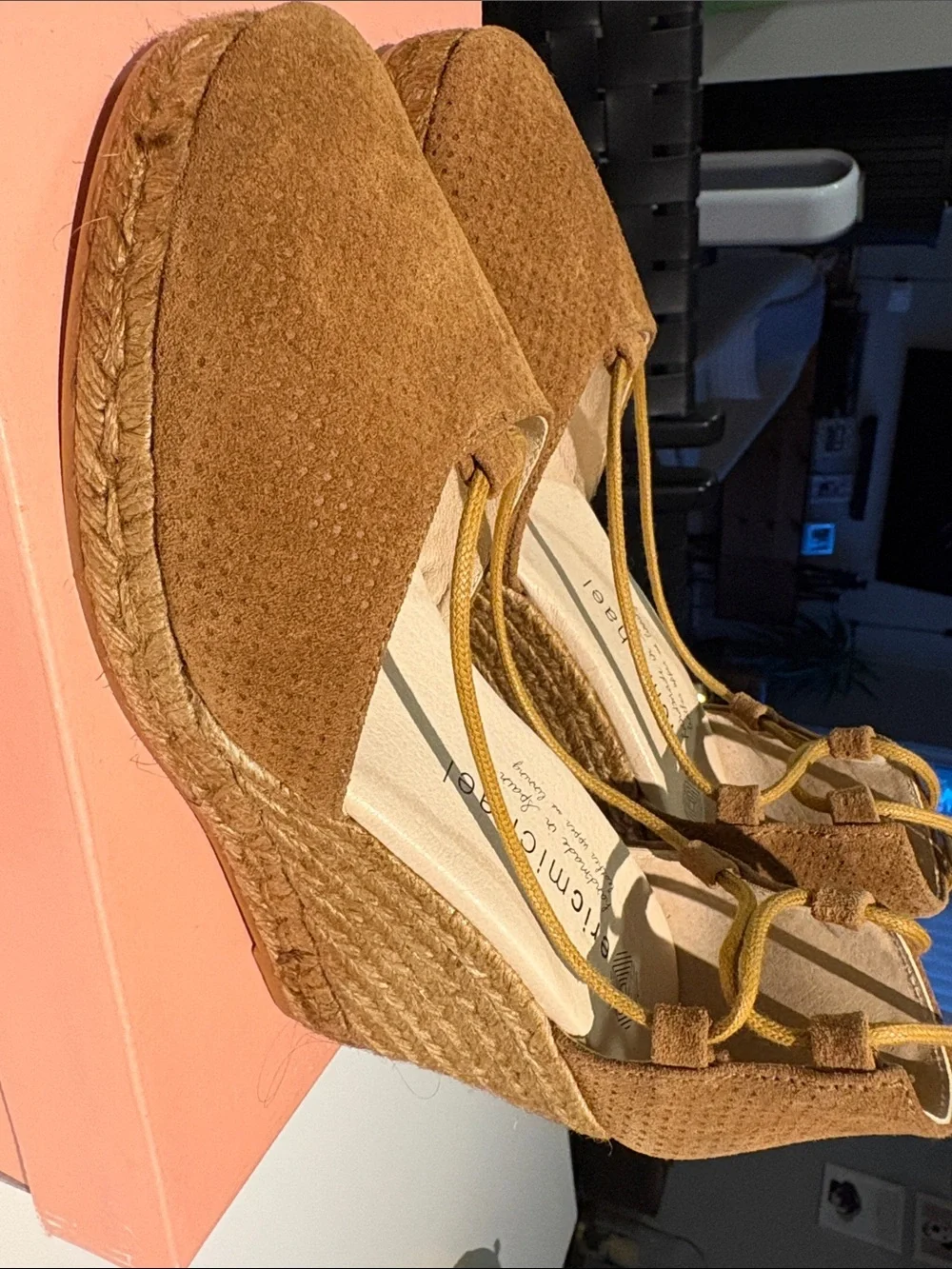Eric Michael upper platform warm